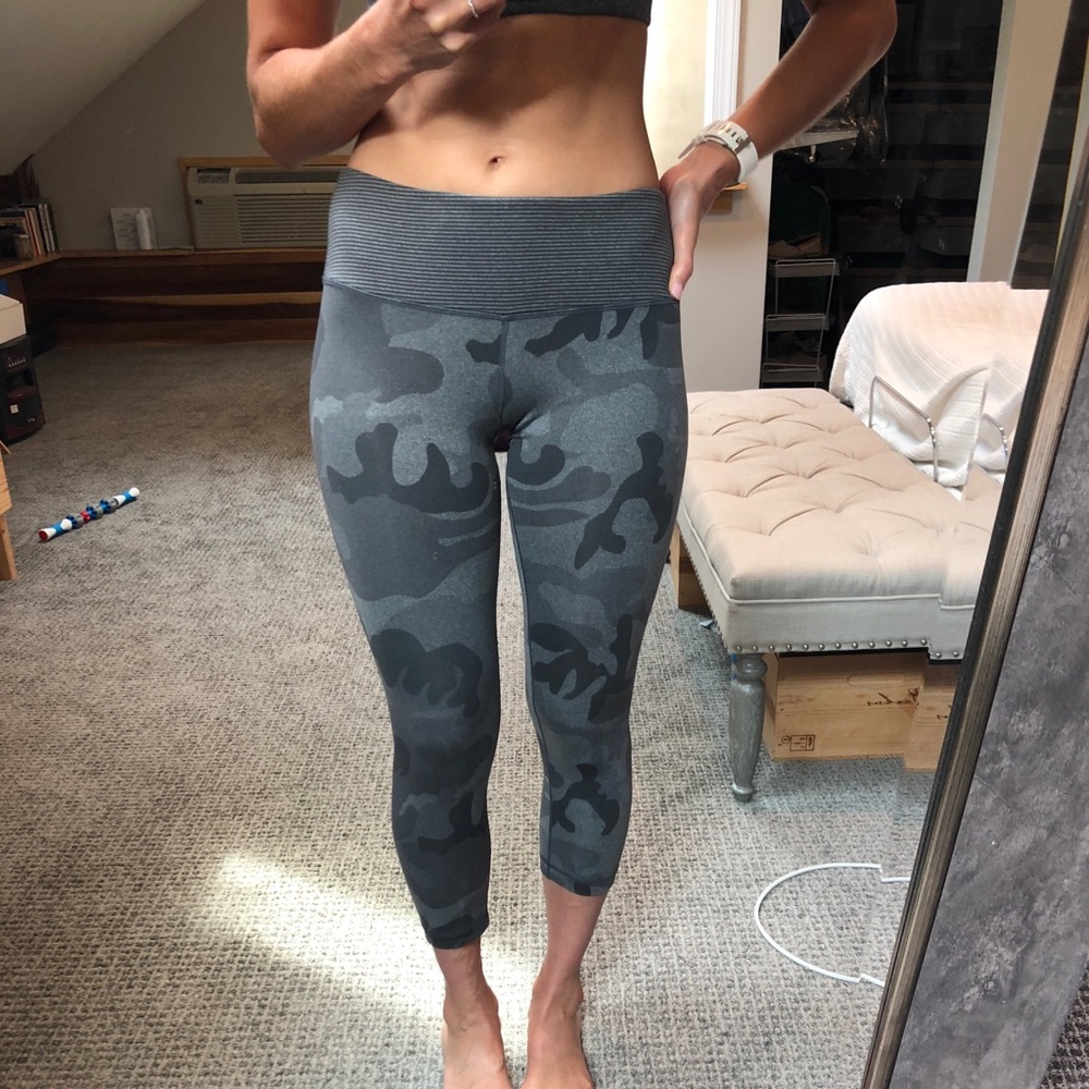 Vuori grey camo cropped leggings